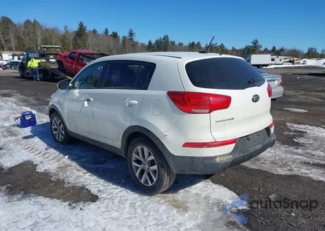 2016 Kia Sportage Lx z USA, uszkodzony, nr VIN KNDPBCAC1G7849364